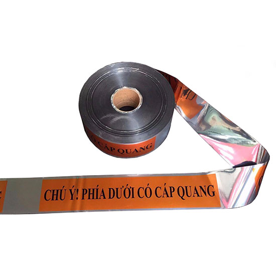 Băng cảnh báo phía dưới có cáp quang bằng màng kim loại 10cm BCB-CQ10OPP