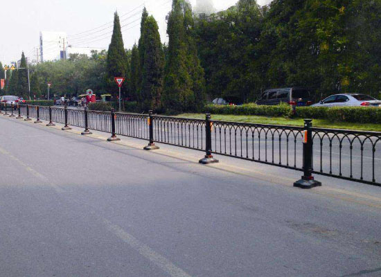 Rào Chắn Giao Thông Đô Thị Mạ Kẽm – Road Fence Bảo Vệ Người Đi Bộ — ảnh 3