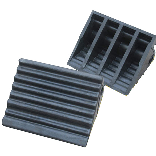Chèn bánh xe tam giác bằng cao su 5 tấn CC-D28