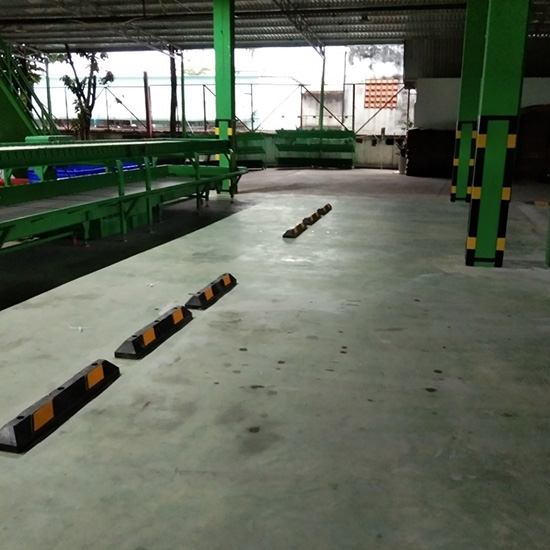 Chặn bánh xe ô tô dưới 20 tấn bằng cao su CC-D11